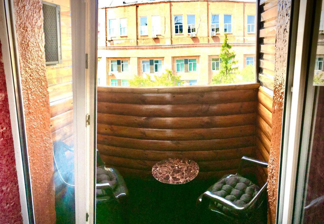 One-Bedroom Apartment On Gagarina Kharkov Luaran gambar
